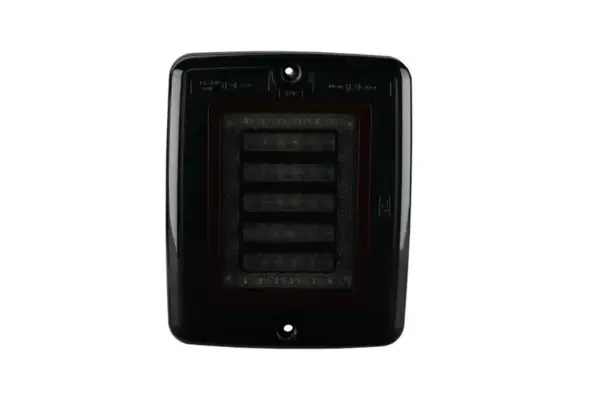Poznaj Ledson Breeze X1 – nowoczesne lampy tylne LED do ciężarówek, busów i vanów. Ultralekka konstrukcja 28 mm, homologacja ECE R148, wersje z kloszem  smoked.