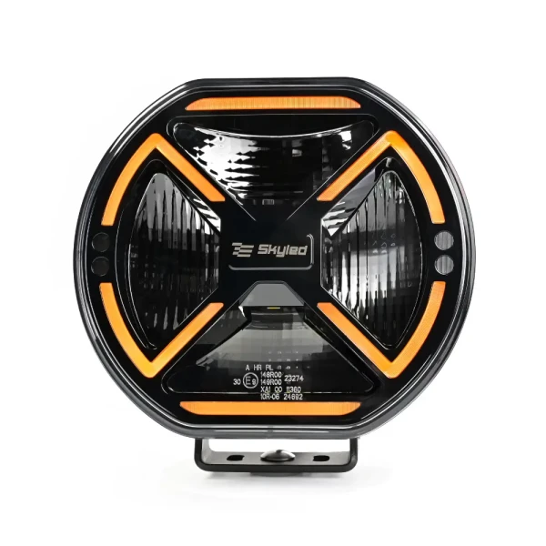 Reflektor dalekosiężny SKYLED VIA Flash 9X LED 9 cali przód